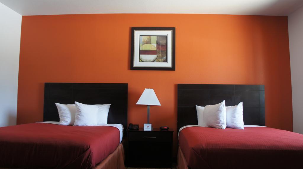 Lux Inn And Suites Three Rivers Esterno foto