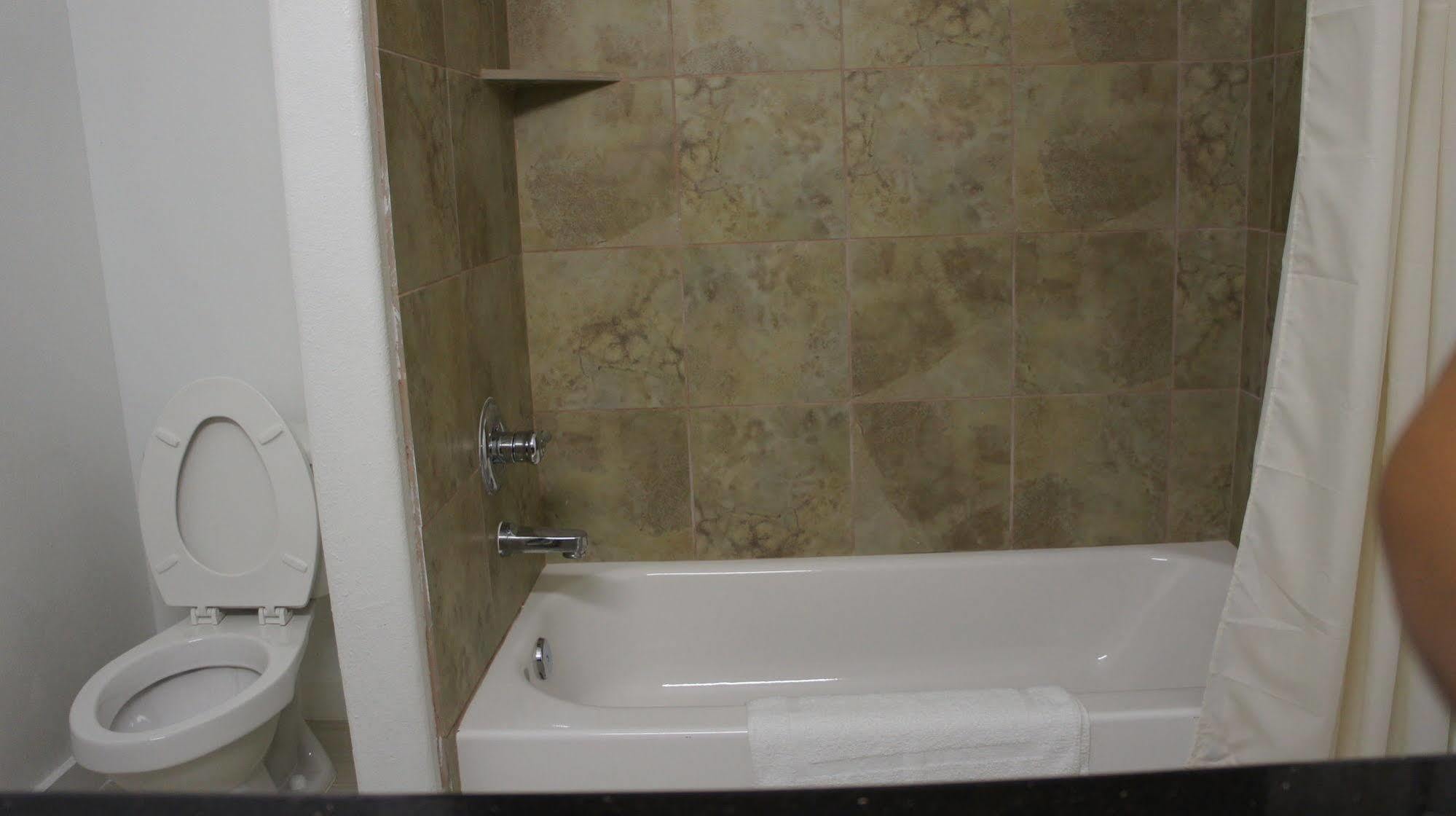 Lux Inn And Suites Three Rivers Esterno foto
