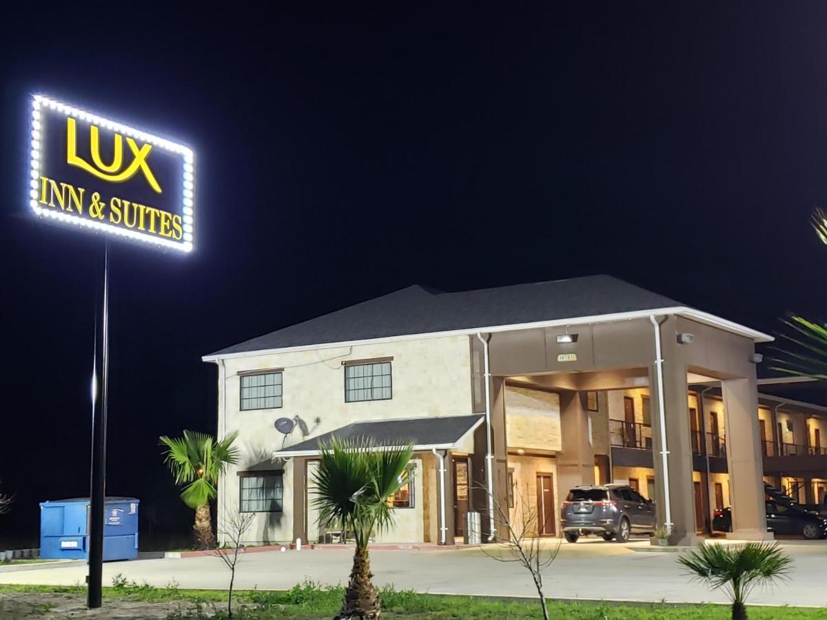 Lux Inn And Suites Three Rivers Esterno foto